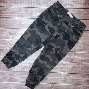 Levi Camo Boys Jogger 4 / 3 for $15 bundle